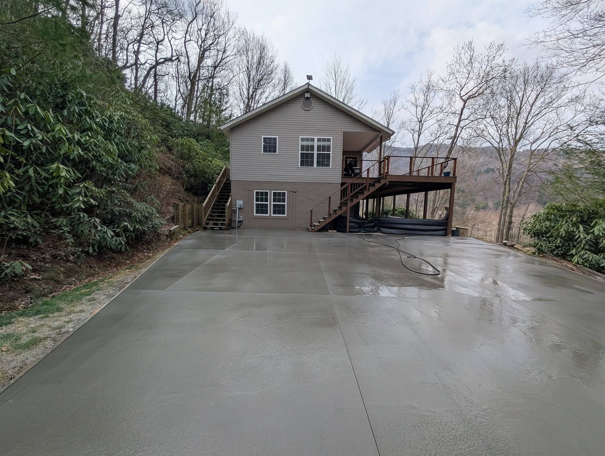 Residential concrete driveway